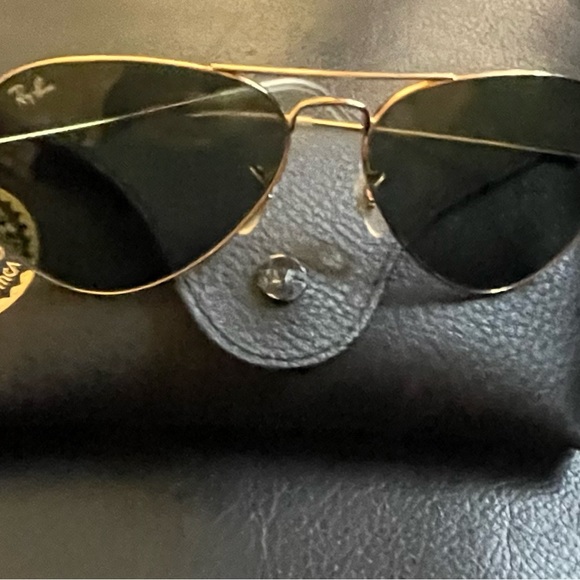 Ray Ban sunglasses with case - Picture 3 of 6